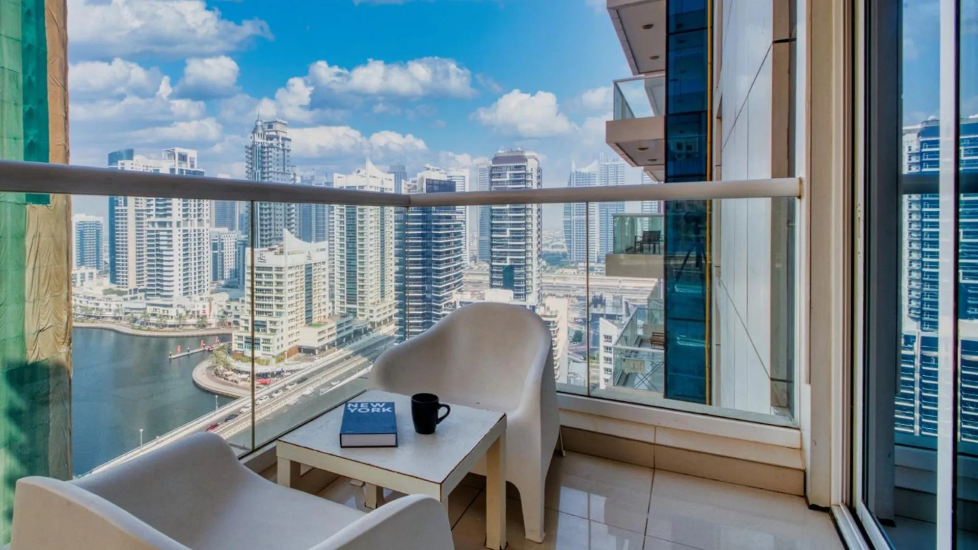 Stunning Space With Full Marina View Dubai